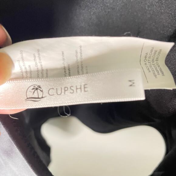 Cupshe one piece swimsuit - Picture 3 of 3